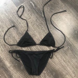 Basic black bikini
